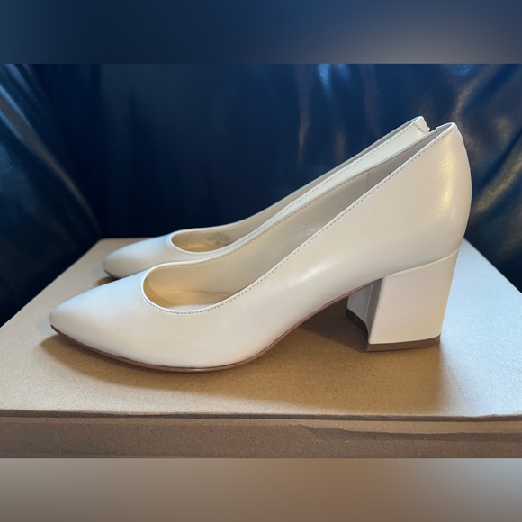Nine West Pointed Kitten Heels Cream - Size US 6 Women - Picture 2 of 4
